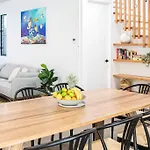 Azure Port Douglas - Luxurious & Modern