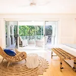 Amaroo Villa - Absolute Beachfront Port Douglas