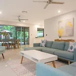 Iluka Beach Villa - Port Douglas