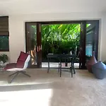 Aqua Beachfront Villa Port Douglas