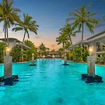 Resort-Style Swim Out - A Poolside Oasis