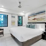 Swim-Out Tropical Haven At Temple Resort
