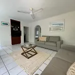 1 Min Walk From, Beach And Town - Beachcomber