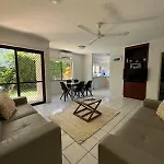 1 Min Walk From, Beach And Town - Beachcomber
