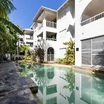 Poolview Dual-Key Studio & Br 79 At Portsea