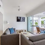 Poolview Dual-Key Studio & Br 66 At Portsea