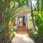 Port Douglas Apartments - Adults Only Oasis