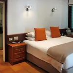 17 Wharf Street - Luxury Holiday Home