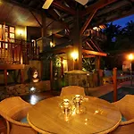 Villa Empat Puluh Dua