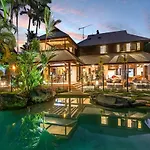 Luxurious Sala Private Beachfront Escape