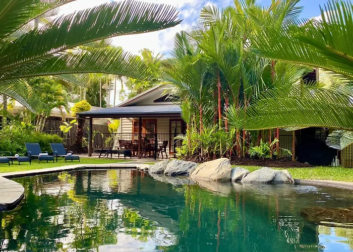 Villa Coral - Tropical Oasis Footsteps To Four Mile Beach