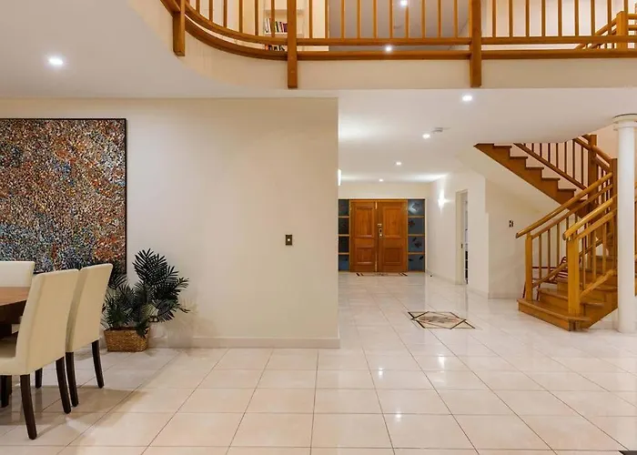17 Solander Blvd - Beachside Home Sleeps 14 Guests