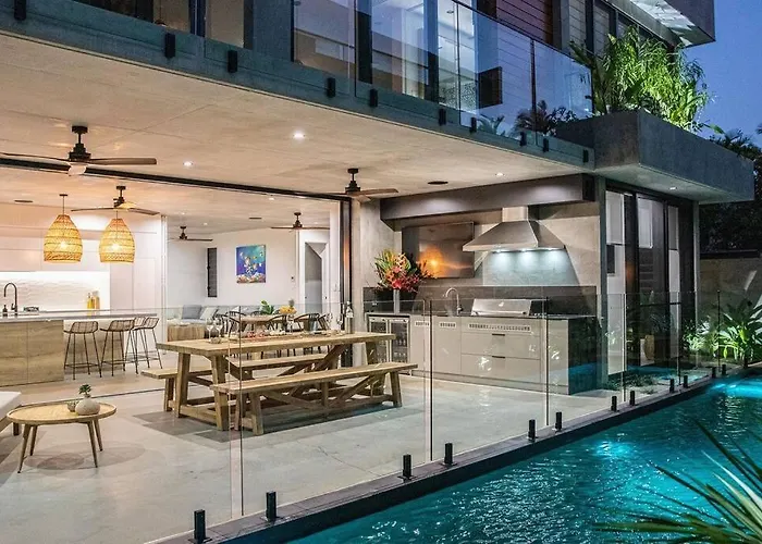 Azure Port Douglas - Luxurious & Modern