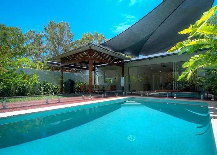 Iluka Beach Villa - Port Douglas