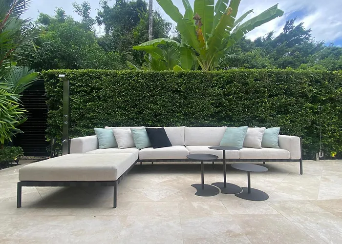 Aqua Beachfront Villa Port Douglas