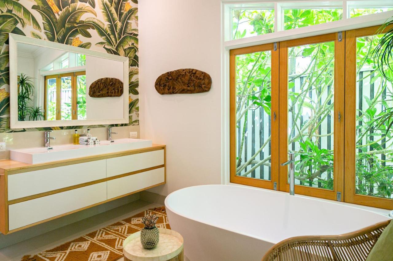 Pineapple Petes House Port Douglas