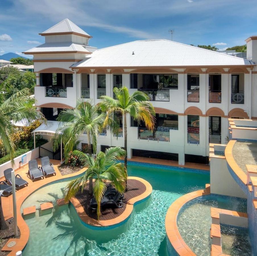 Regal 32 - Bath - Macrossan St Apartment Port Douglas