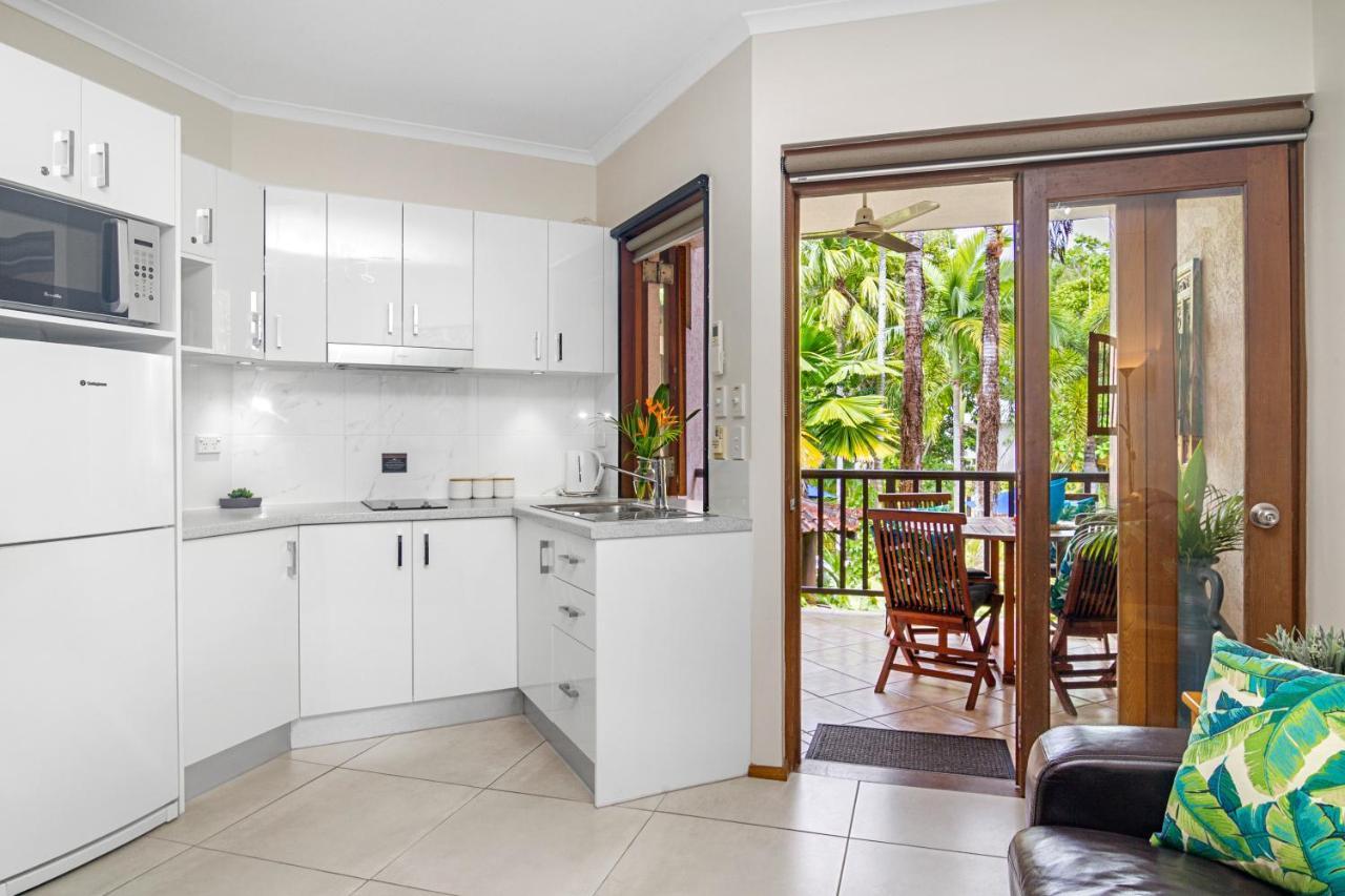 Hibiscus 10 ~ Fabulous Location Apartment *