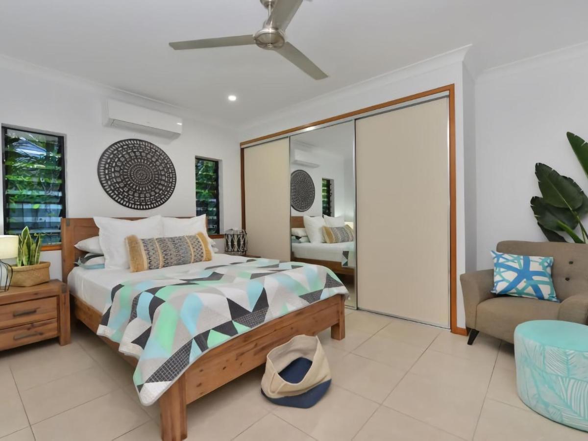 8 @ Sands * Port Douglas