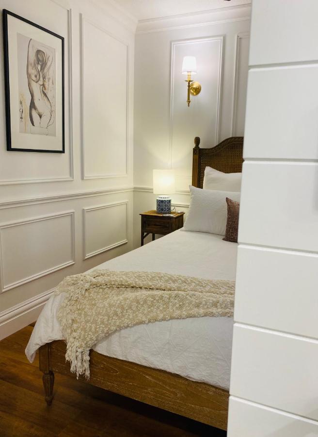 Ultima- Unique Elegance In Apartment