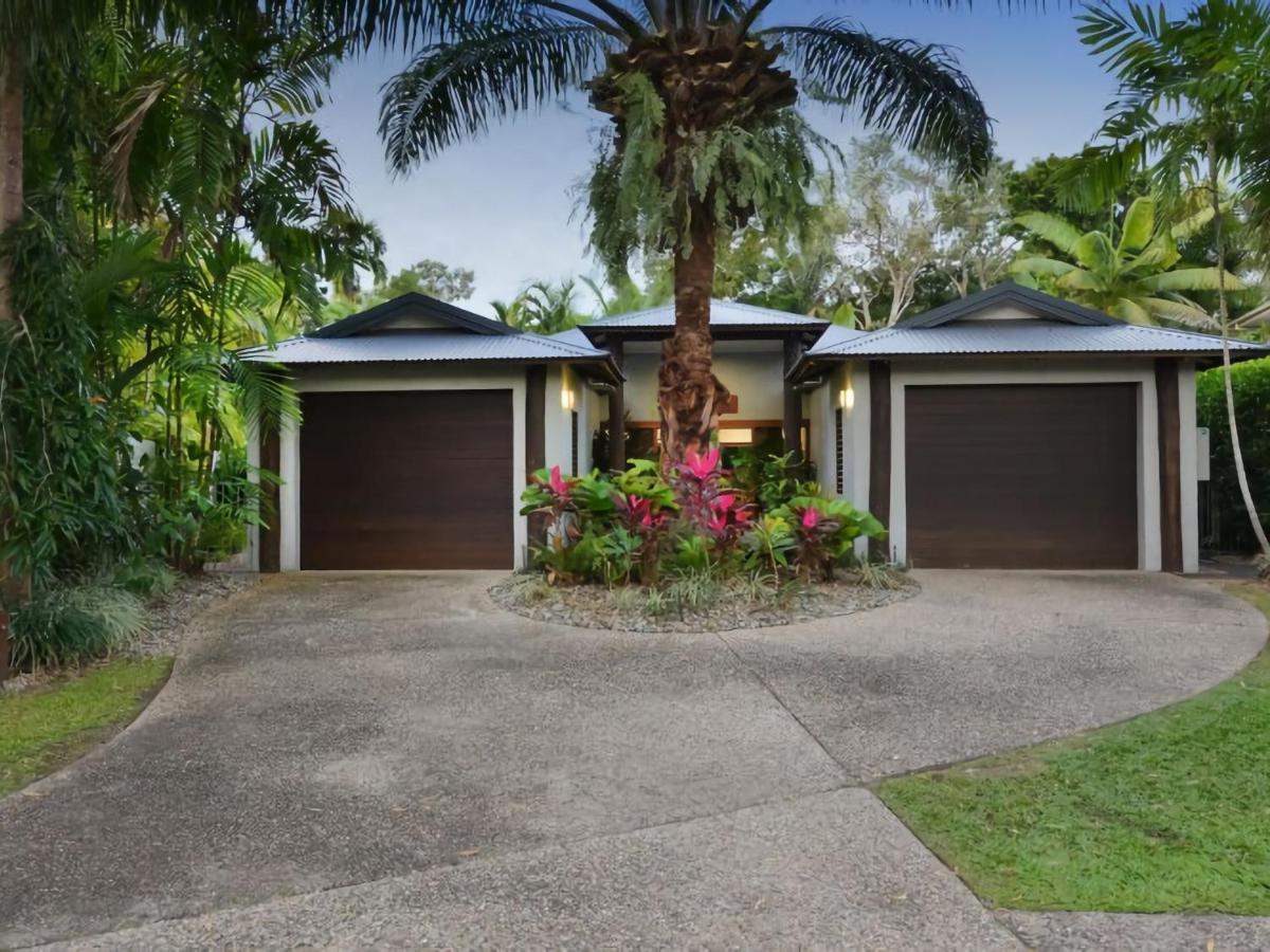 8 @ Sands * Port Douglas