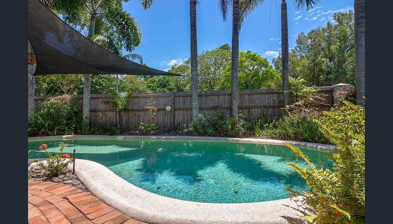 Modern 2 Bedroom Townhouse - Four Mile Escapes *