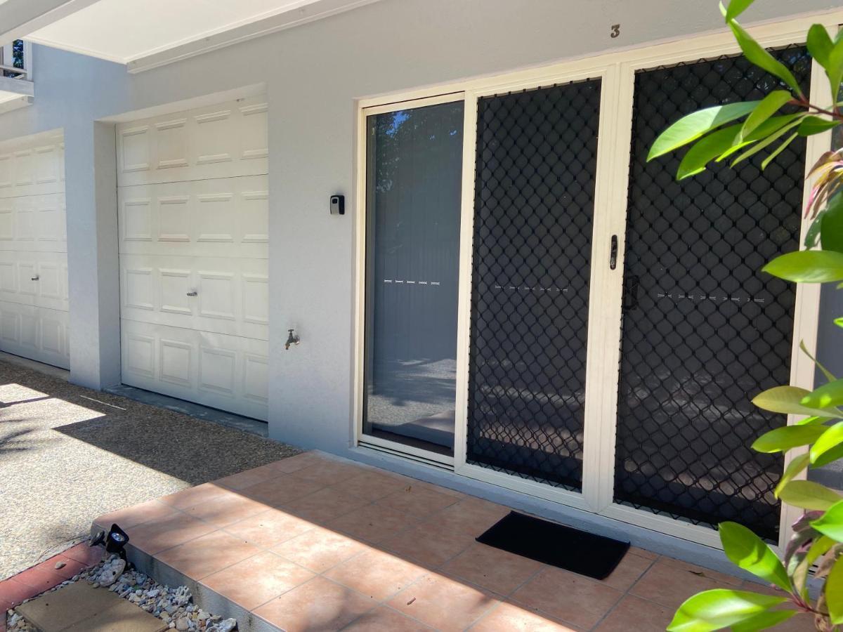 Modern 2 Bedroom Townhouse - Four Mile Escapes Holiday home Port Douglas