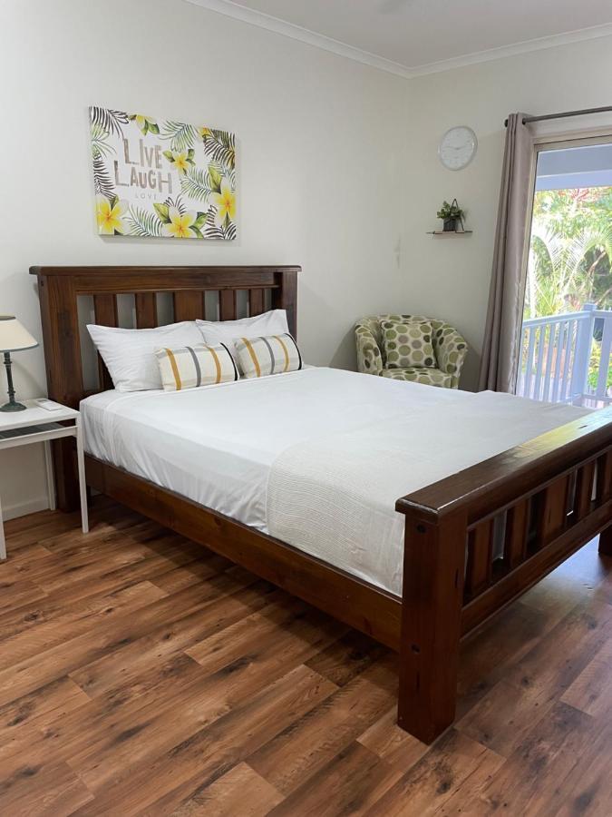 Modern 2 Bedroom Townhouse - Four Mile Escapes Holiday home