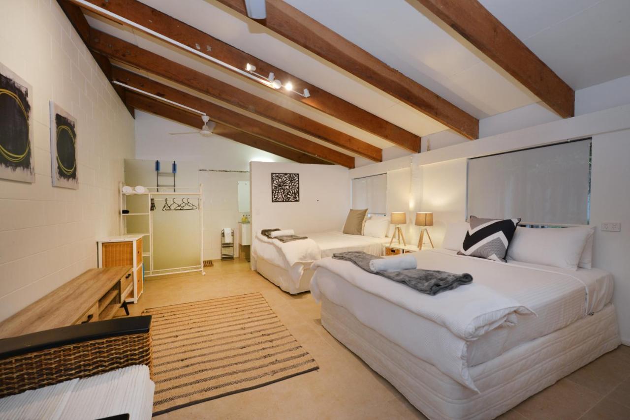 Holiday home Pavilions In The Palms Heated Pool Short Path To Five Bedrooms Sleeps 14 *