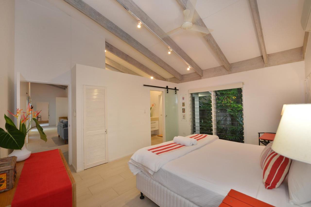 Holiday home Pavilions In The Palms Heated Pool Short Path To Five Bedrooms Sleeps 14