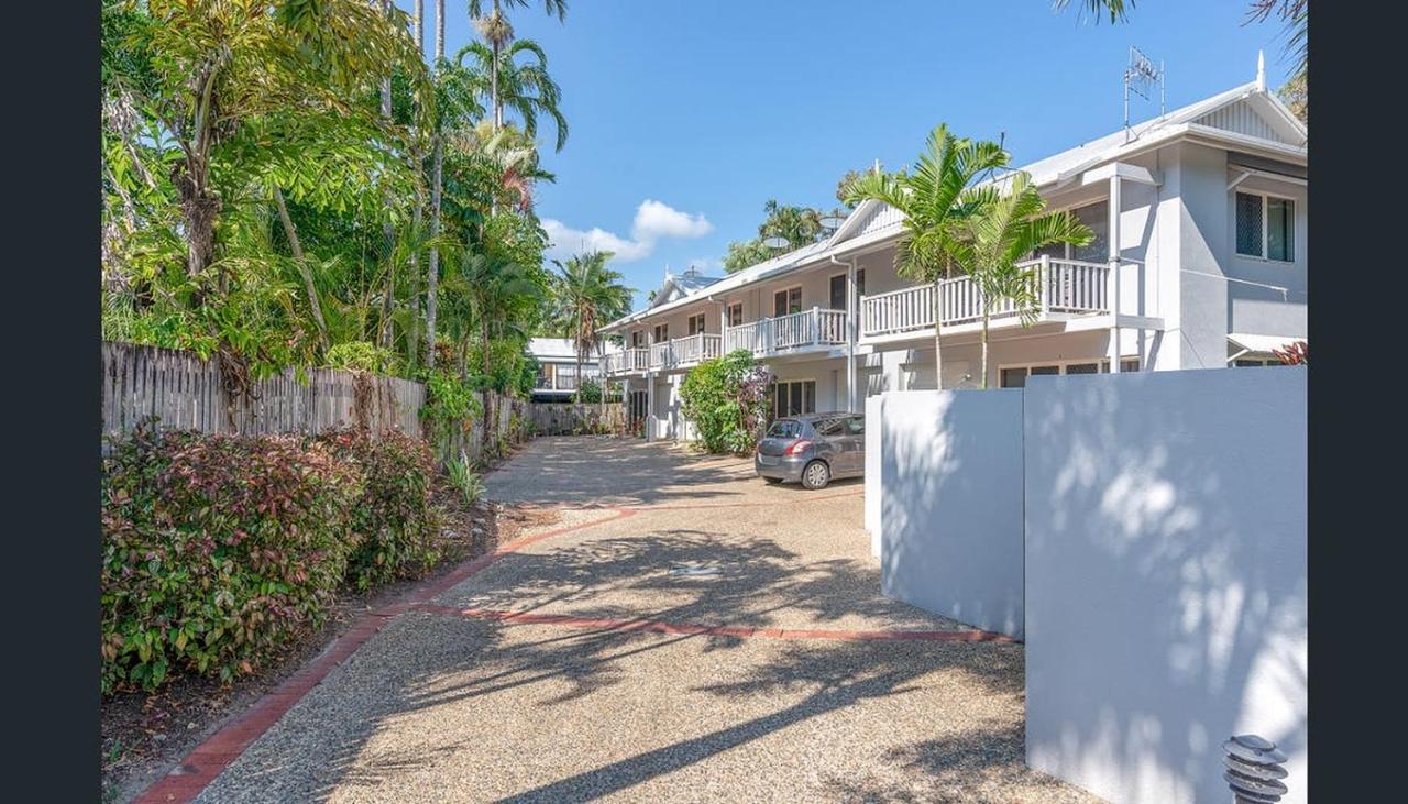 Modern 2 Bedroom Townhouse - Four Mile Escapes