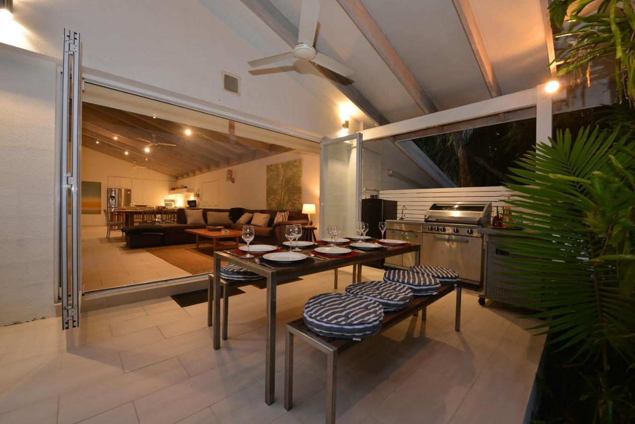 Pavilions In The Palms Heated Pool Short Path To Five Bedrooms Sleeps 14 Holiday home