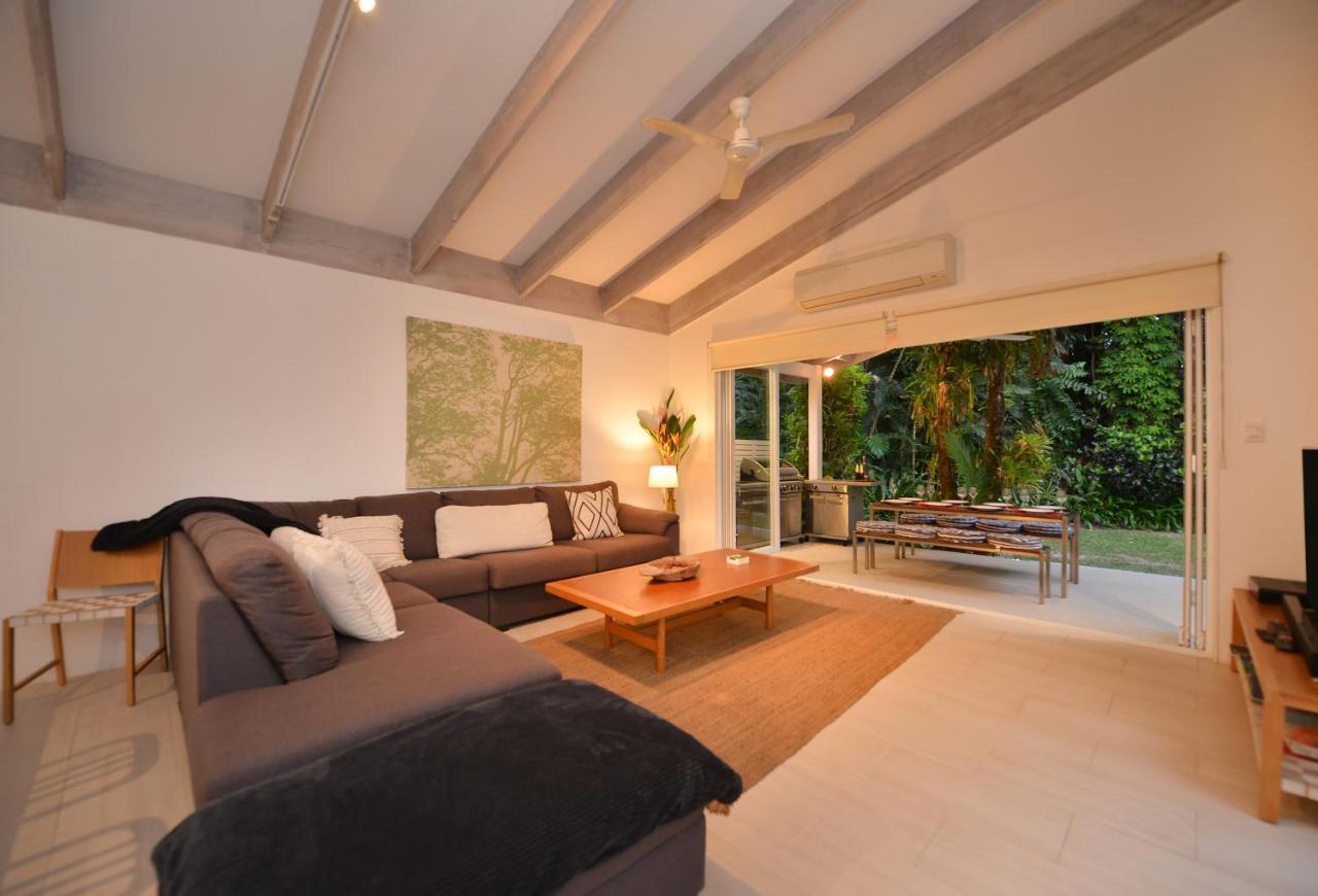 Pavilions In The Palms Heated Pool Short Path To Five Bedrooms Sleeps 14 Holiday home Port Douglas