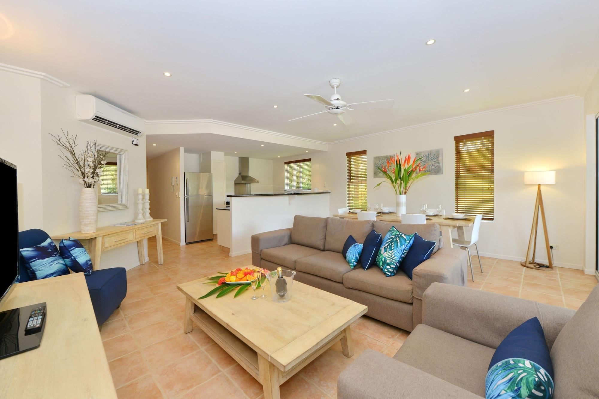 Resort Cayman Port Douglas
