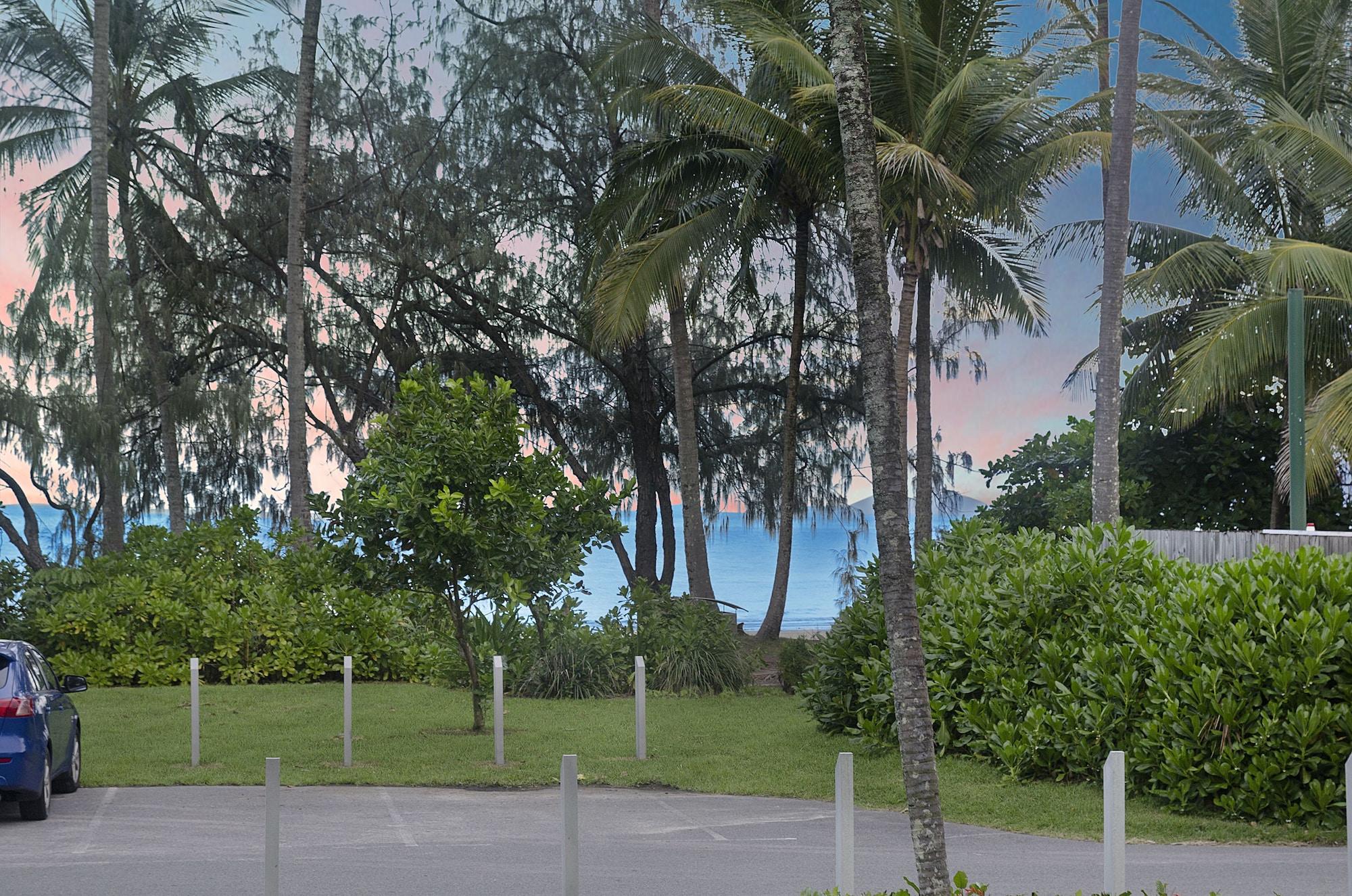 By The Sea Aparthotel Port Douglas