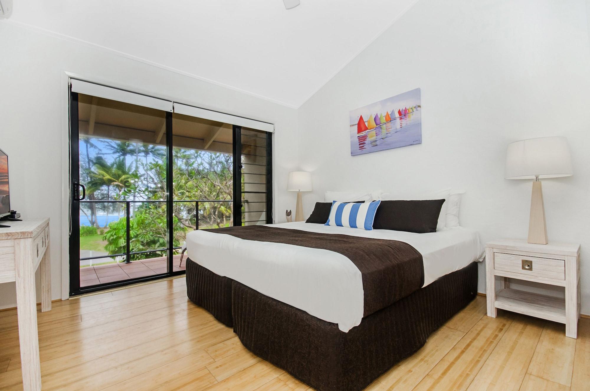 Aparthotel By The Sea 4*