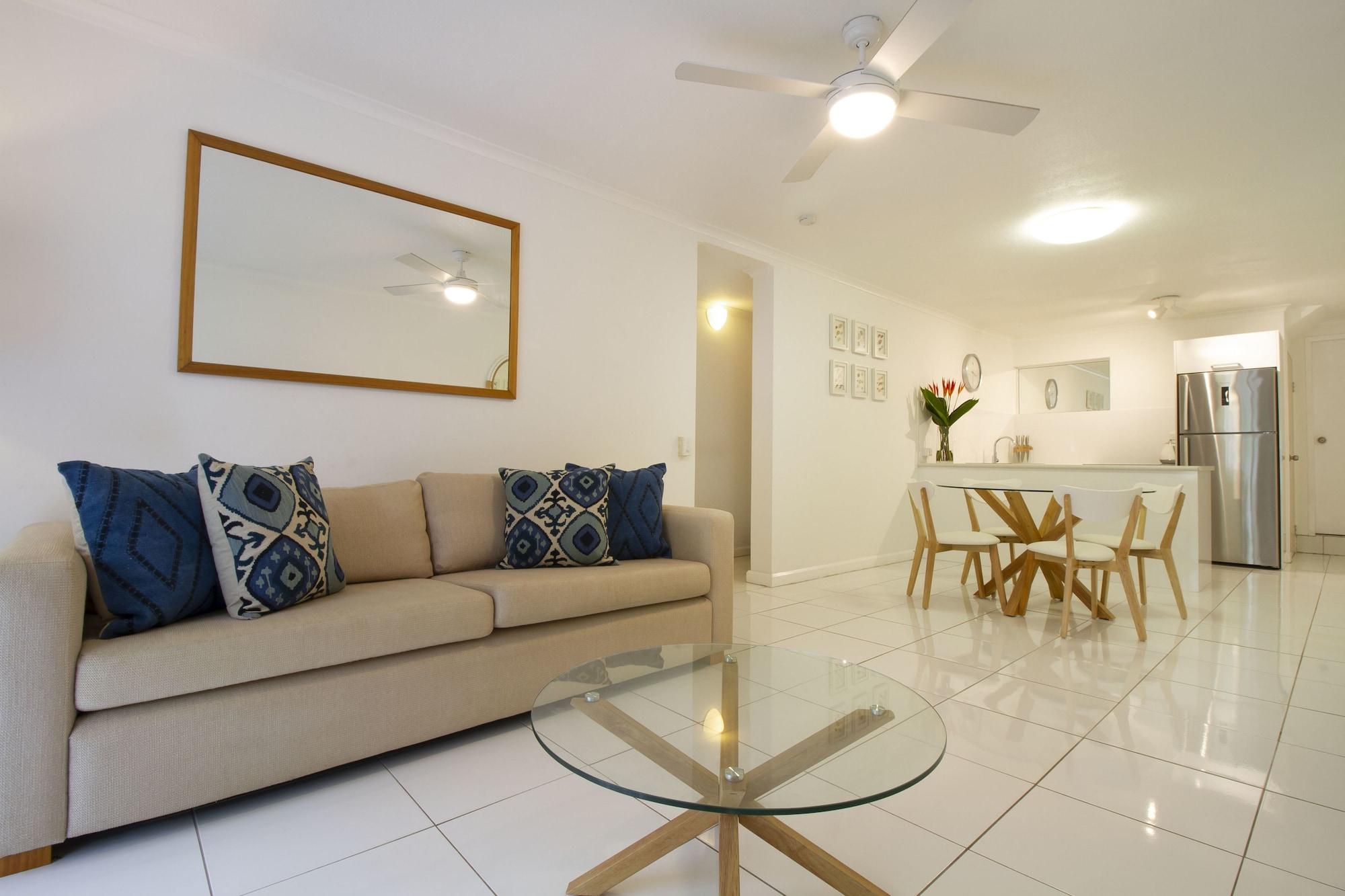 Aparthotel The White House 4*