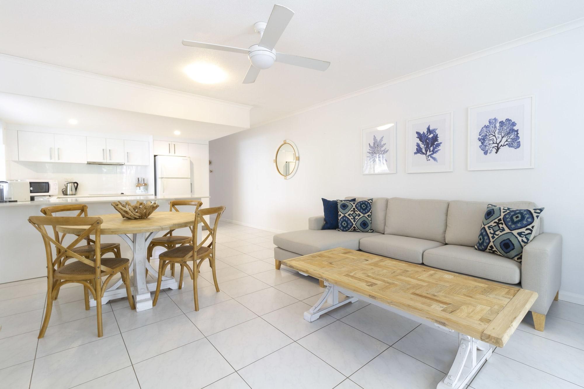 Aparthotel The White House 4*