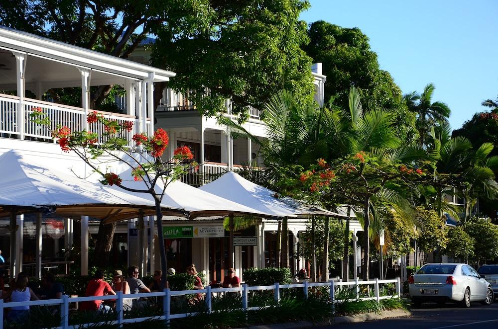 Coral Sea Aparthotel 4*