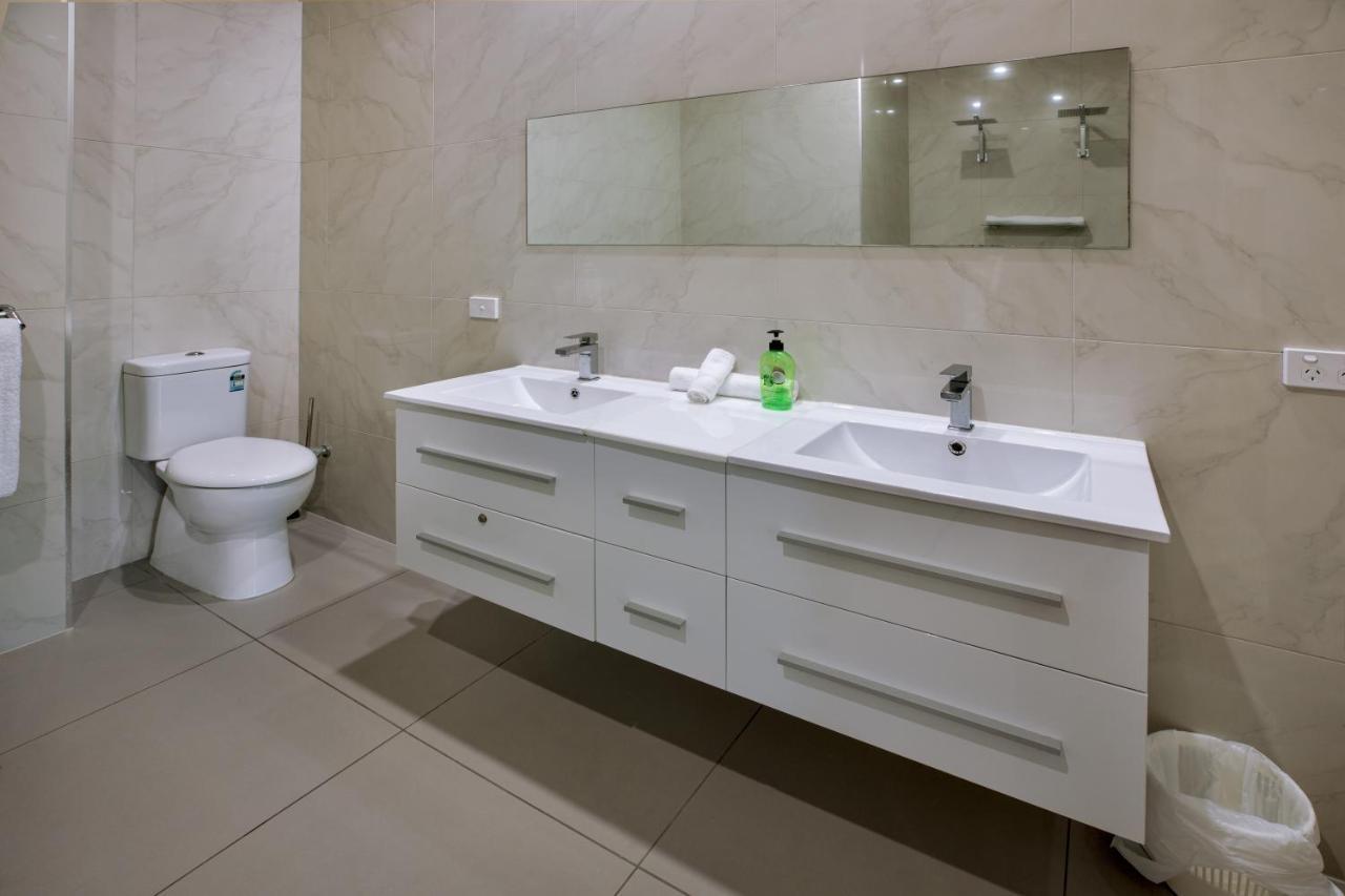 Luxury 65 Sq Mtrs And Bath Port Douglas