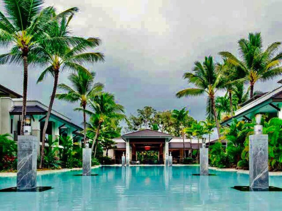 Aqua Beachfront Port Douglas