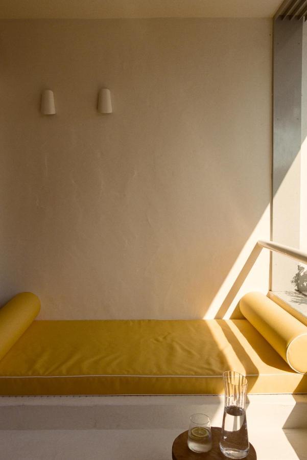 Club Tropical - Newly Renovated Apartment