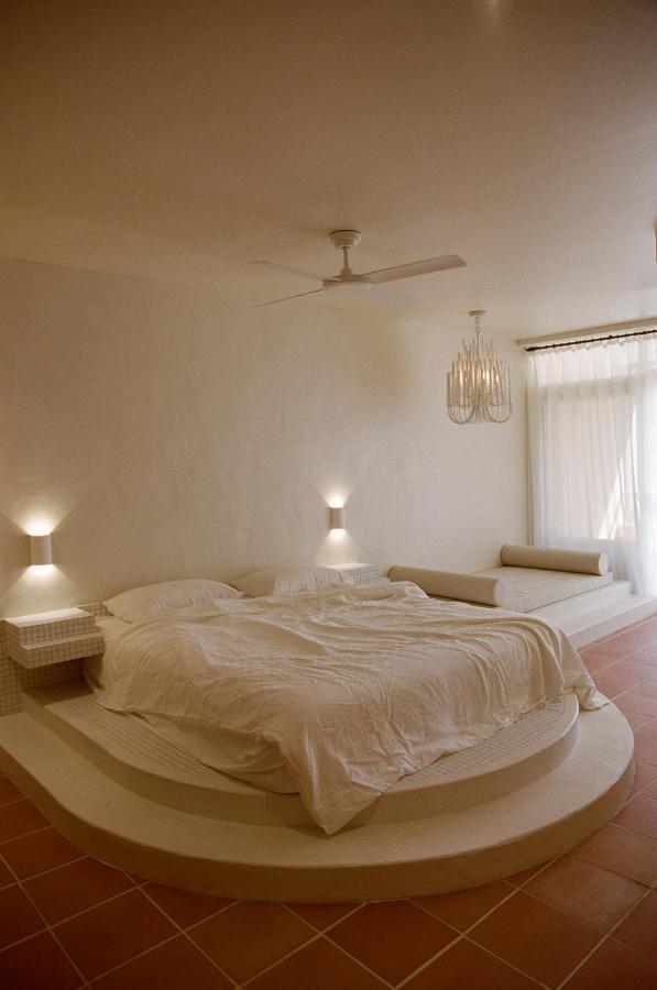 Club Tropical - Newly Renovated Apartment