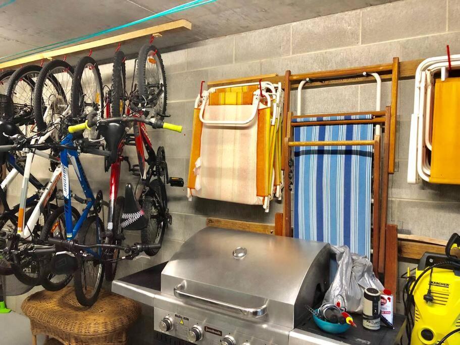 Pandanus Place - With Bicycles * Port Douglas