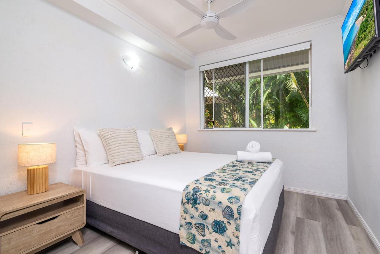 Seascape Holidays - Coral Aparthotel