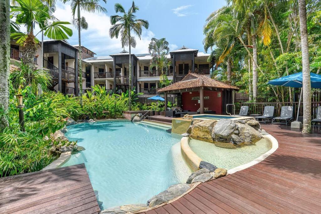 Poolside - Hibiscus 40a Apartment