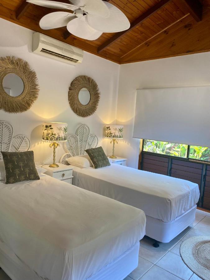 Coral - Tropical Oasis Footsteps To Four Mile Villa *
