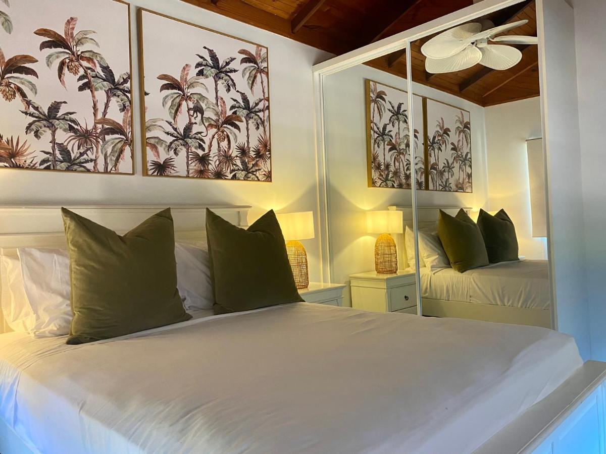 Coral - Tropical Oasis Footsteps To Four Mile Villa