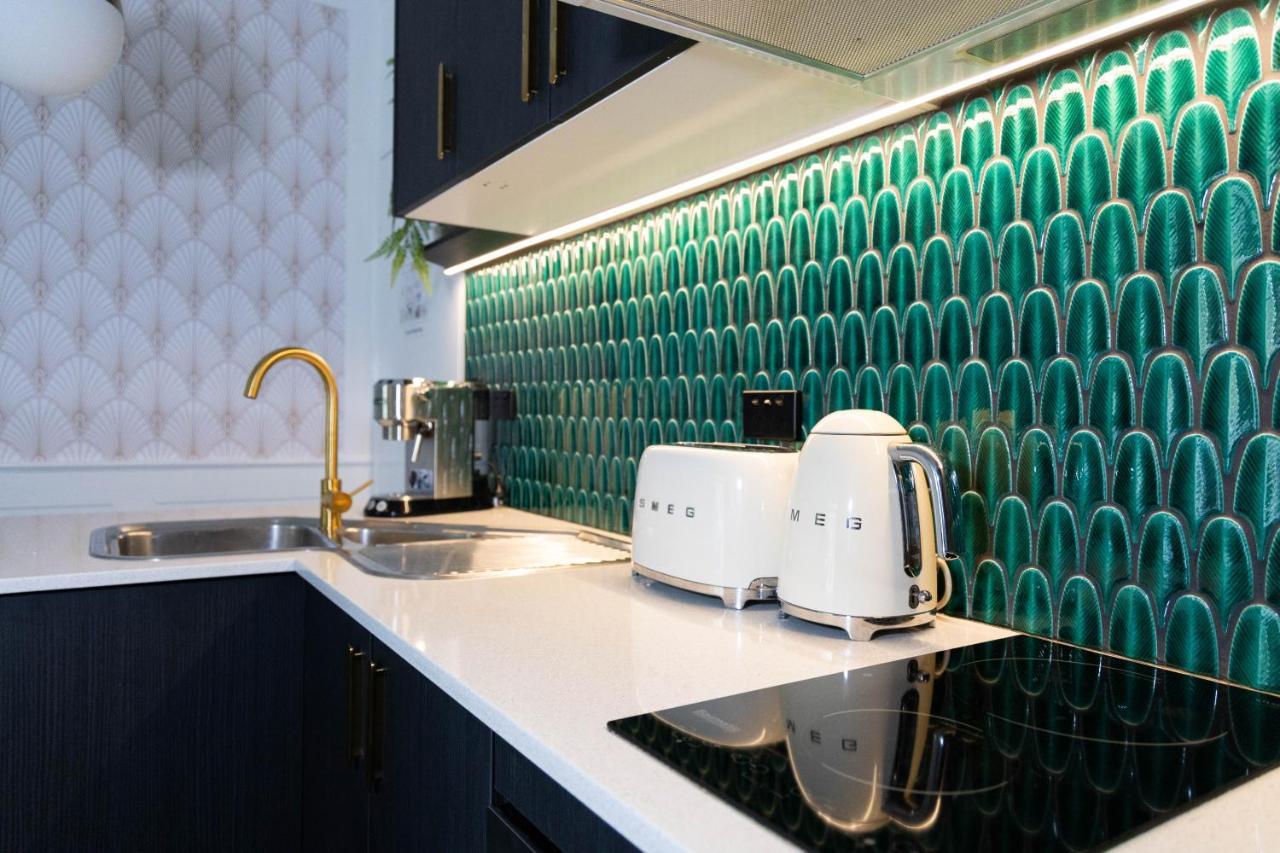 Noir-luxe In Port Douglas, Newly Renovated 2023 Apartment Port Douglas