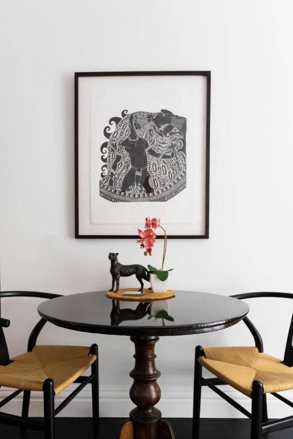 Noir-luxe In Port Douglas, Newly Renovated 2023 Apartment